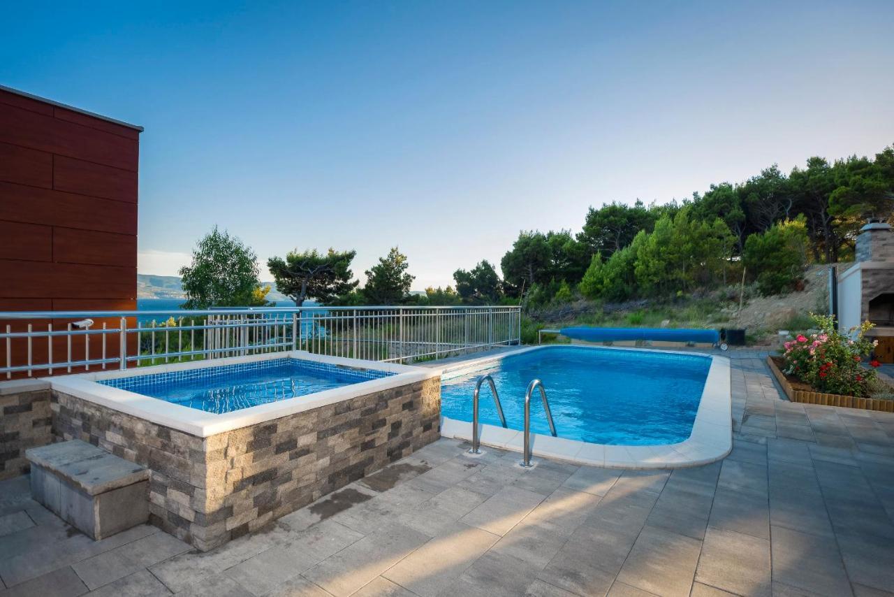 Villa Sara With Sea View And Private Heated Pool Omiš Exterior foto
