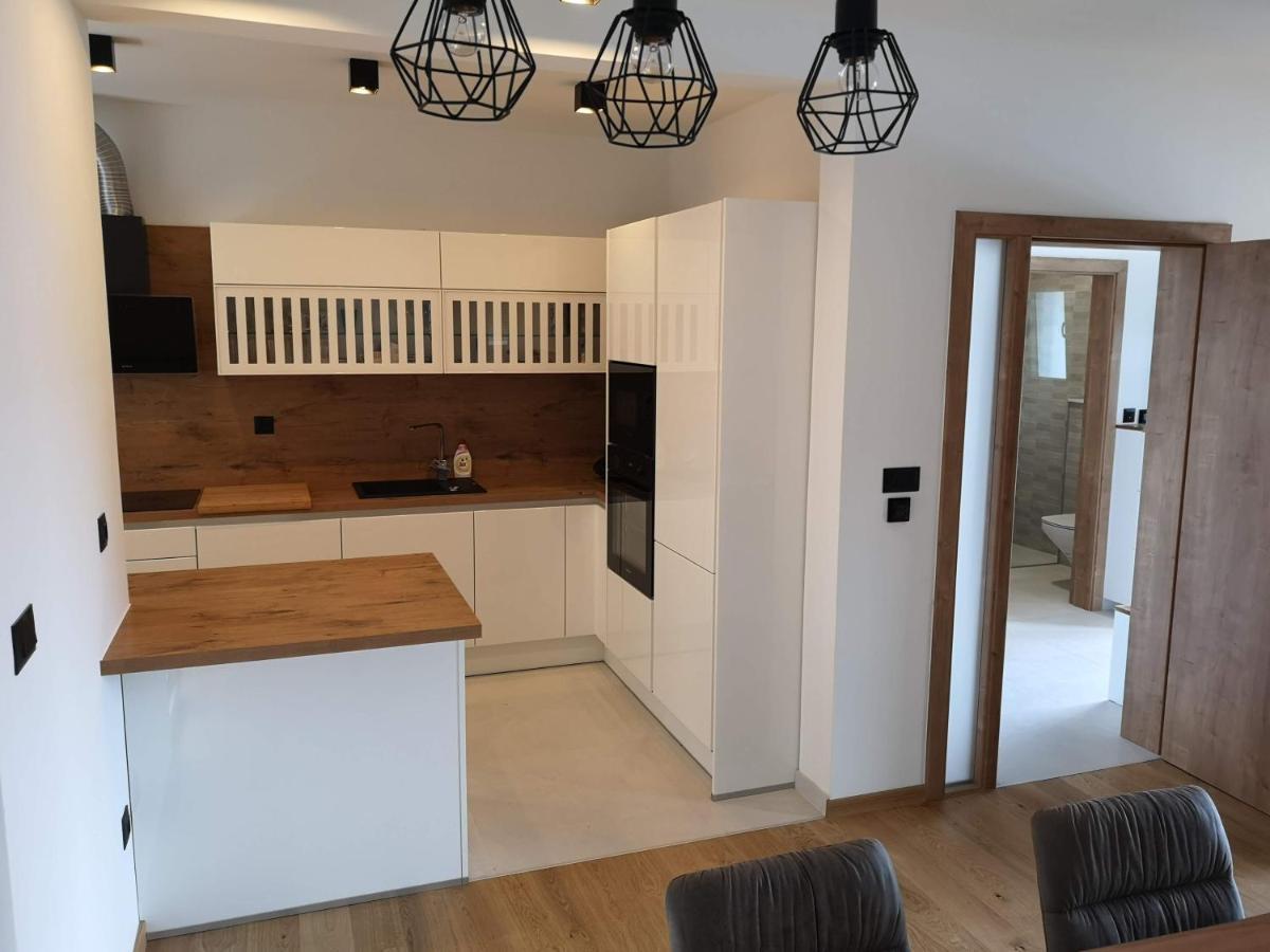 Villa Sara With Sea View And Private Heated Pool Omiš Exterior foto