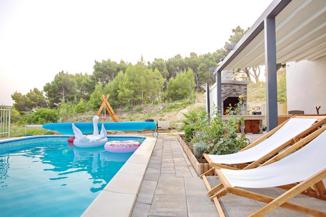 Villa Sara With Sea View And Private Heated Pool Omiš Exterior foto