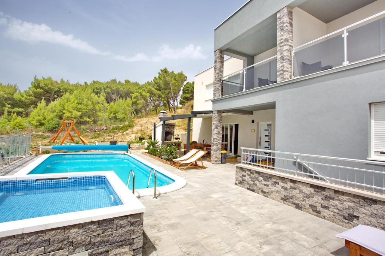Villa Sara With Sea View And Private Heated Pool Omiš Exterior foto