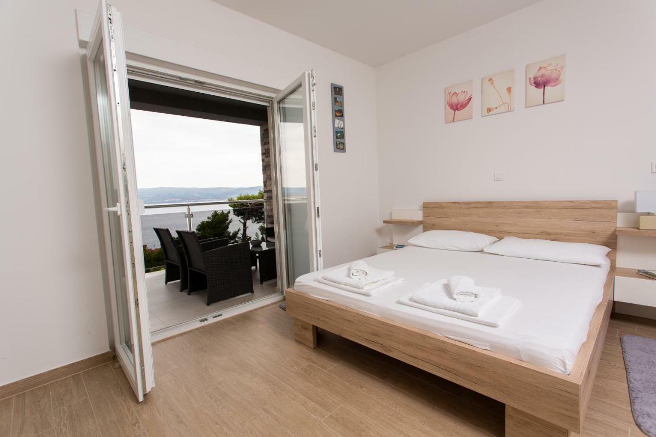 Villa Sara With Sea View And Private Heated Pool Omiš Exterior foto