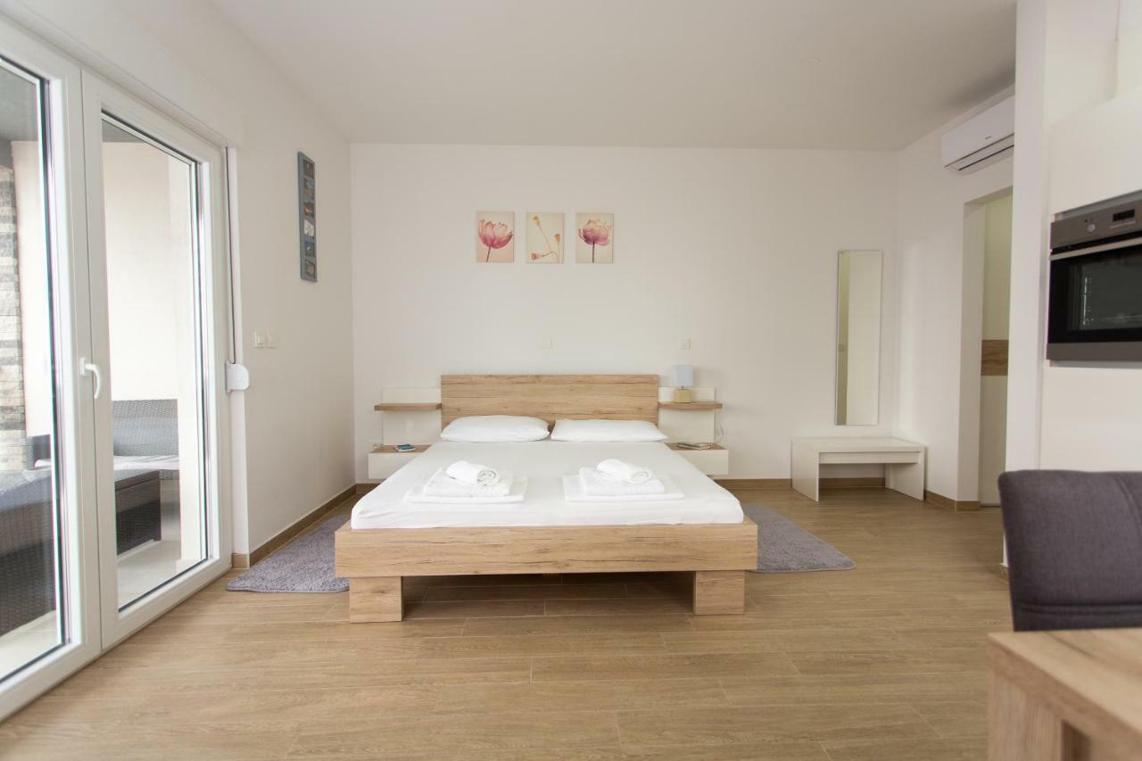 Villa Sara With Sea View And Private Heated Pool Omiš Exterior foto