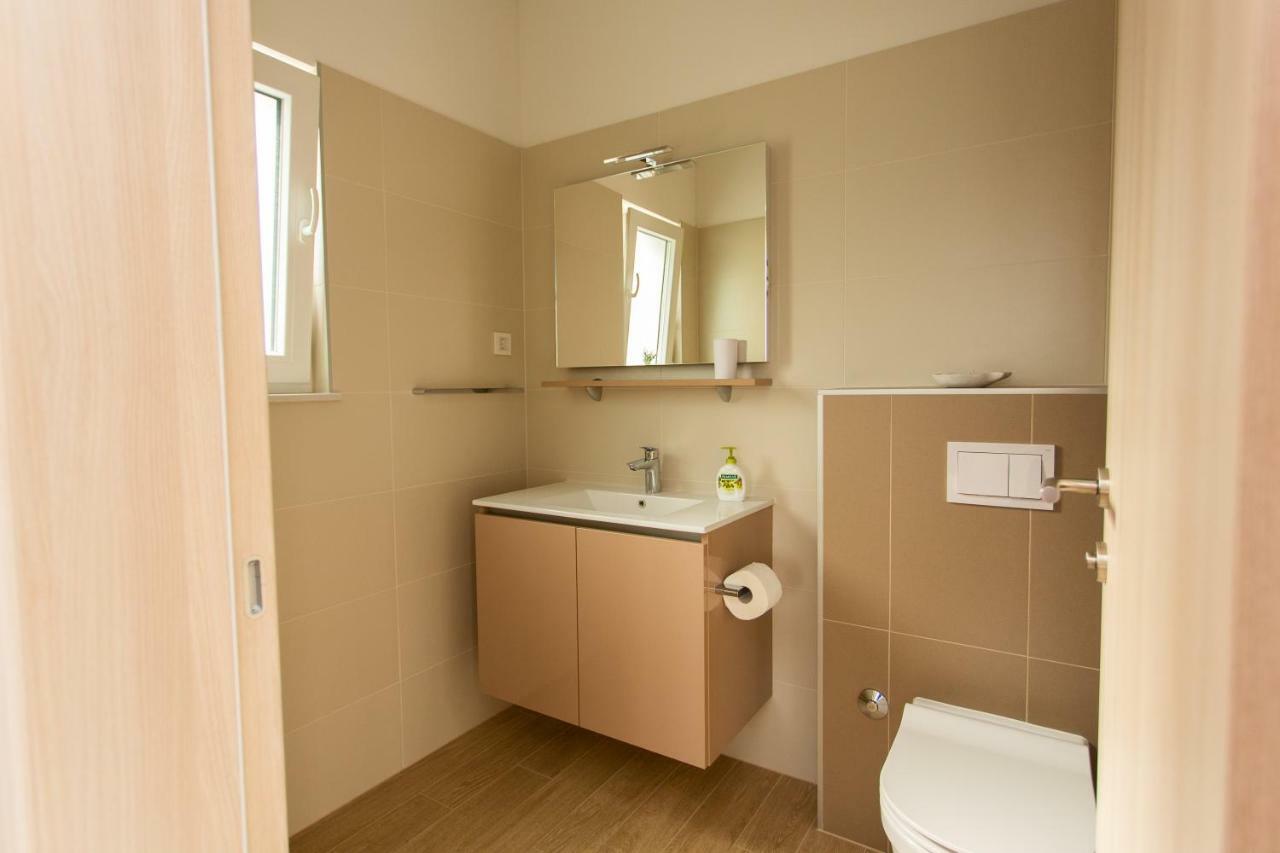 Villa Sara With Sea View And Private Heated Pool Omiš Exterior foto