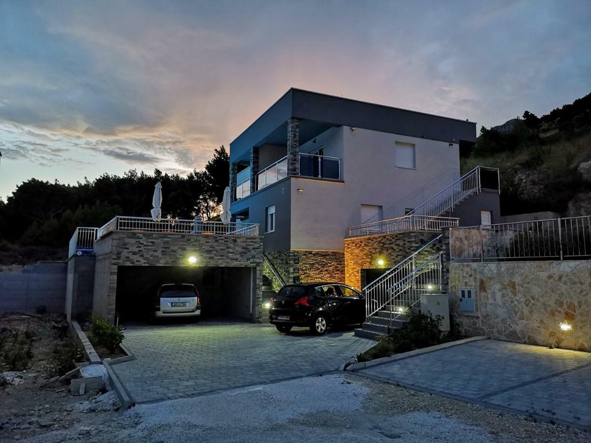 Villa Sara With Sea View And Private Heated Pool Omiš Exterior foto