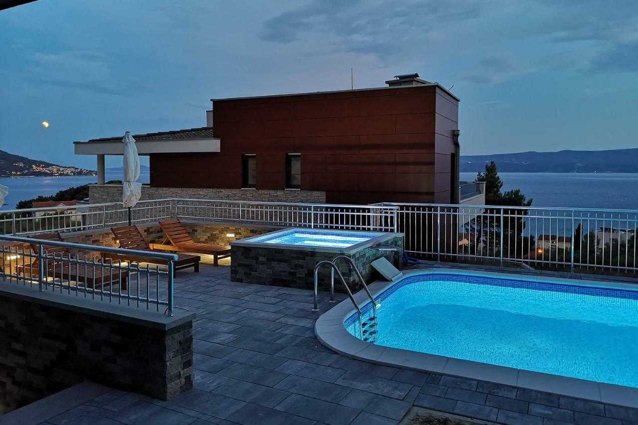 Villa Sara With Sea View And Private Heated Pool Omiš Exterior foto